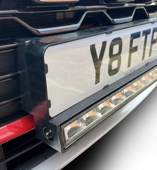 NUMBER PLATE MOUNTED DRIVING LIGHT